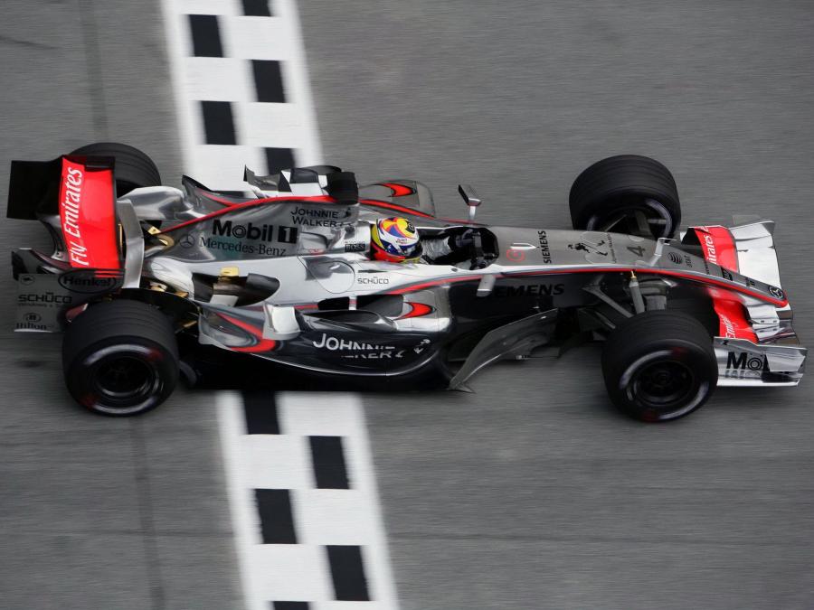  McLaren Mercedes-Benz MP4-21 2006 года  (фото 2 из 14)